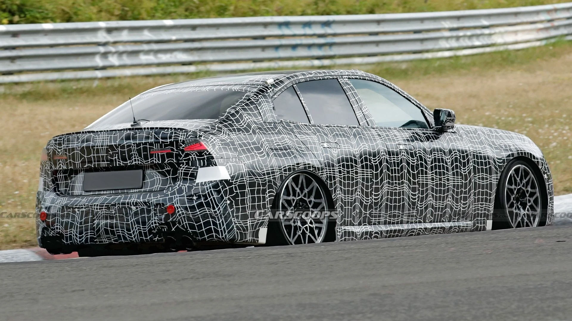 BMW M350, foto spia rivelano un sei cilindri da oltre 400 CV