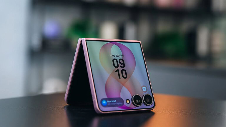 Galaxy Z Flip 8, il display esterno ora supporta 50 app