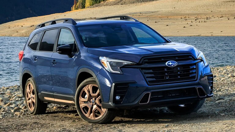 Subaru Ascent: il SUV a tre file che sfida Toyota