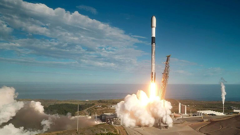 Falcon 9, un razzo SpaceX pronto a schiantarsi sulla Luna il 5 agosto
