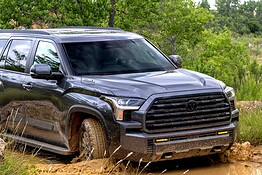 Toyota Sequoia 2027: schermi più grandi e allestimento Trailhunter