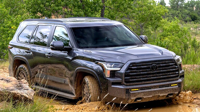 Toyota Sequoia 2027: schermi più grandi e allestimento Trailhunter