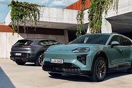 Porsche Cayenne Electric sfida Roc, l’aereo più grande al mondo