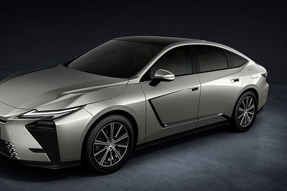 Lexus ES contro Mercedes Classe E: la sfida del lusso cambia