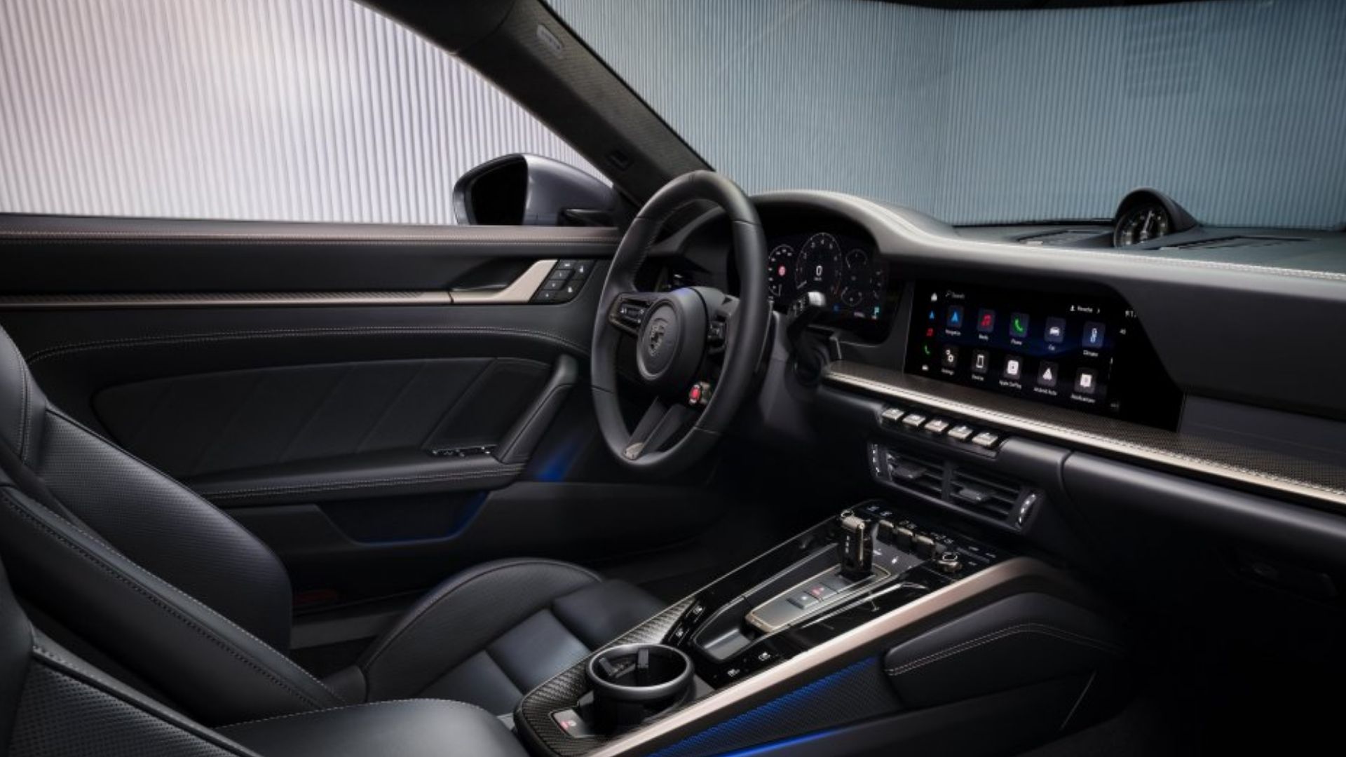 Porsche 911 Turbo S Porsche 911 Turbo S: la super sportiva ora diventa ibrida