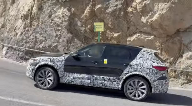 Audi RS Q5 - dettaglio Audi RS Q5, primo avvistamento su strada del nuovo SUV sportivo