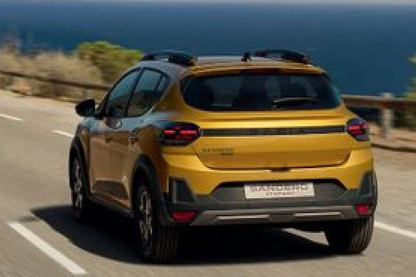 Dacia Sandero Stepway hybrid 155: arriva la full hybrid, il prezzo