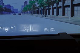 LG Wide Hover Screen: il parabrezza diventa uno schermo