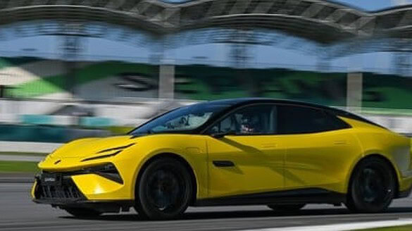 Lotus Emeya, nuovo record sul circuito di Sepang in Malesia