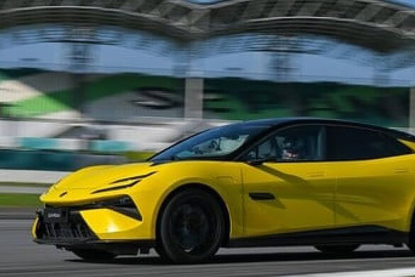 Lotus Emeya, nuovo record sul circuito di Sepang in Malesia