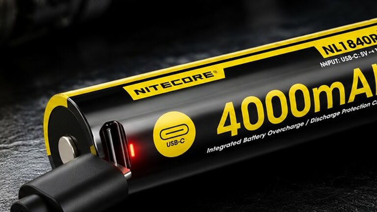 Nitecore NL1840R: la batteria 18650 con USB-C integrata
