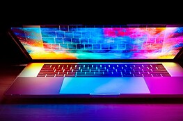 MacBook Pro, il nuovo design arriva prima del previsto: cosa cambia