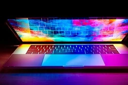 MacBook Pro, il nuovo design arriva prima del previsto: cosa cambia