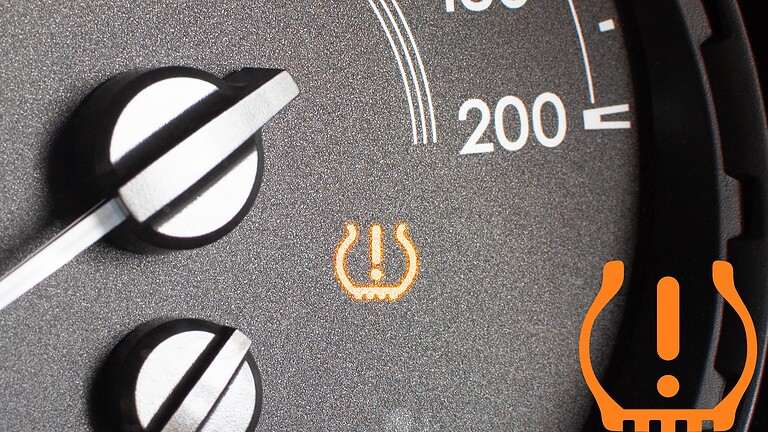 Spia pressione pneumatici: come resettare il TPMS auto