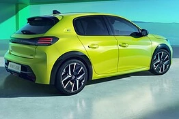 Peugeot 208, la nuova utilitaria slitta e salta il debutto a Parigi