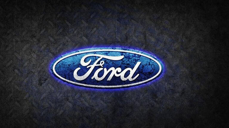 Ford licenzia l'IA e richiama i vecchi ingegneri per salvare la qualità