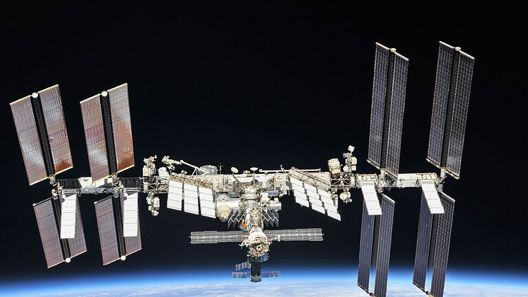 Perché la ISS non viene lanciata nel Sole? La risposta è nella fisica