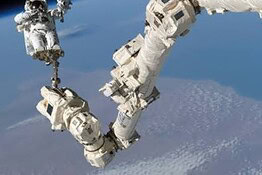 Canadarm2 di nuovo operativo: la NASA lo ripara con una passeggiata spaziale