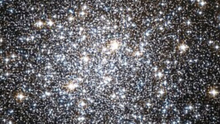 NGC 6723, Hubble immortala il "lampadario cosmico" nel Sagittario
