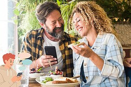 Smartphone a tavola: come gli schermi stanno cambiando i pasti degli italiani