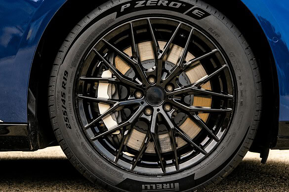 Pirelli P Zero E: lo pneumatico green per auto elettriche ad alte prestazioni
