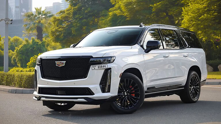 General Motors torna in Italia con Cadillac Escalade e Chevrolet Silverado