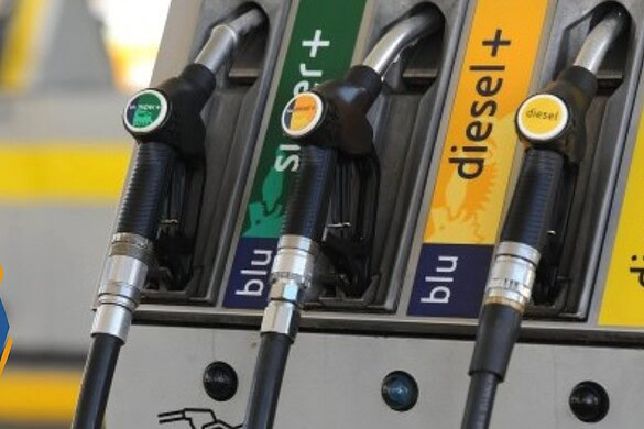 Petrolio giù del 24%, ma alla pompa il risparmio non arriva: interviene Codacons