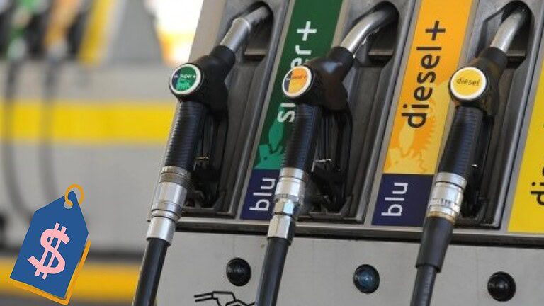 Petrolio giù del 24%, ma alla pompa il risparmio non arriva: interviene Codacons