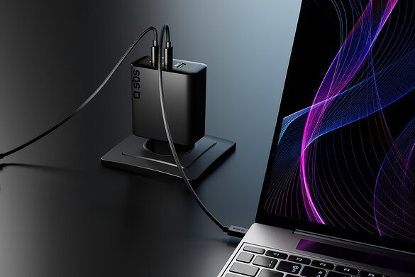 SBS lancia la gamma Laptop: caricatori GaN da 30W a 140W e stazioni desk