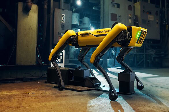 Spot, il cane robot di Boston Dynamics consegna i pacchi Amazon