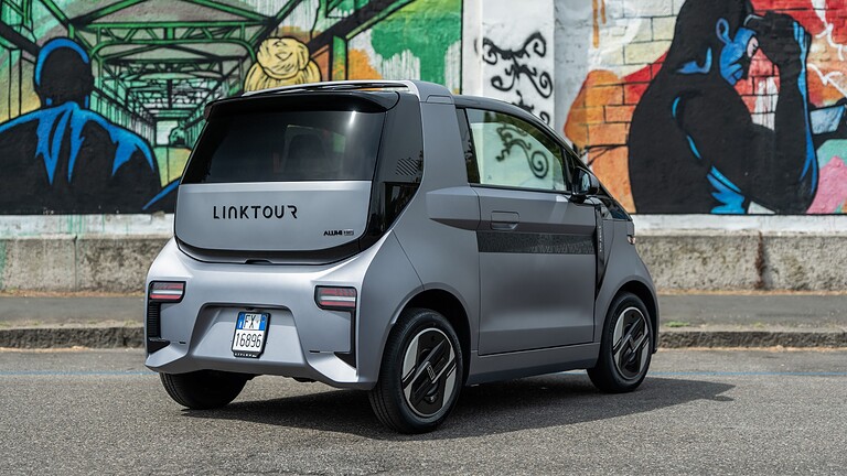 Linktour Alumi debutta in Italia con sei versioni elettriche