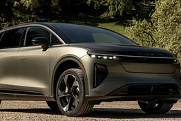 Lucid Motors crolla in borsa: azioni giù del 55% poi il rimbalzo