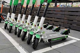 Assicurazione monopattini obbligatoria ma senza targhe è un rebus