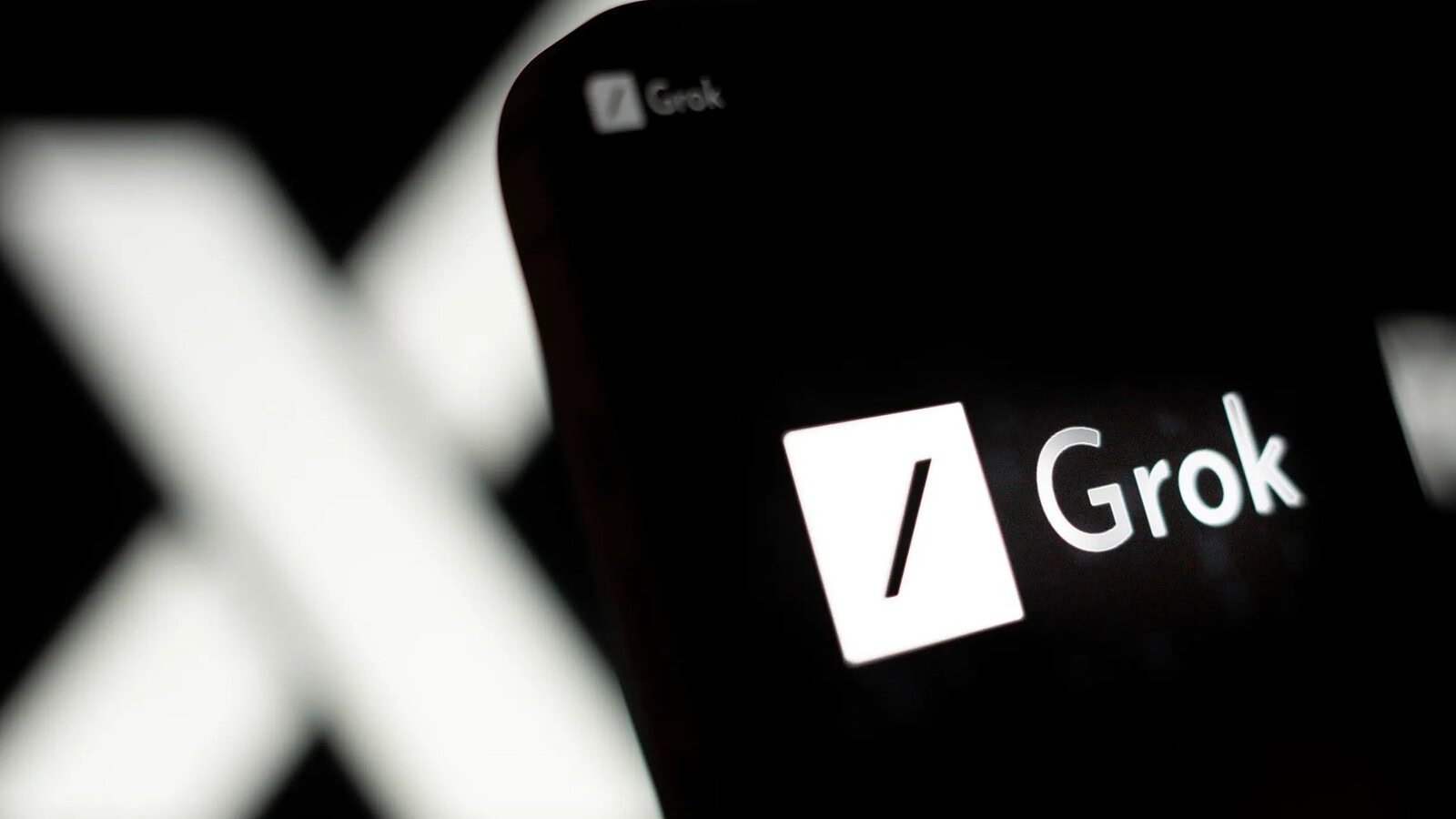 xAI porta in tribunale un utente per contenuti pedopornografici con Grok