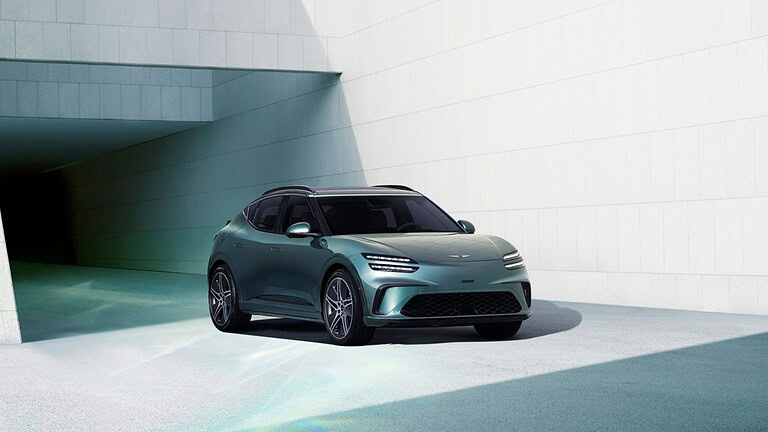 Genesis GV60 debutta in Italia: prezzi, autonomia e tre versioni