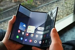 Galaxy Z TriFold 2 in ritardo, Samsung punta sullo slidable