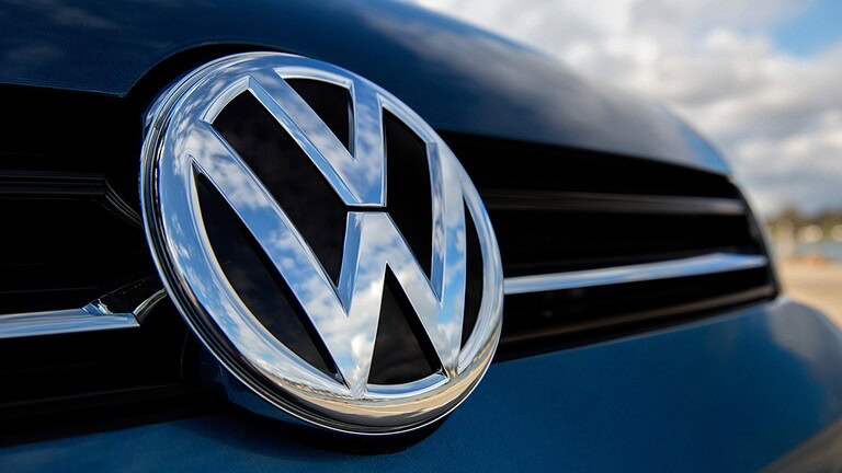 Volkswagen, verso il raddoppio dei tagli: a rischio 50 mila posti in più