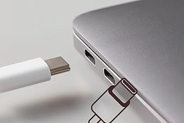 Cavi USB-C, la trappola nascosta: perché non tutti ricaricano il PC
