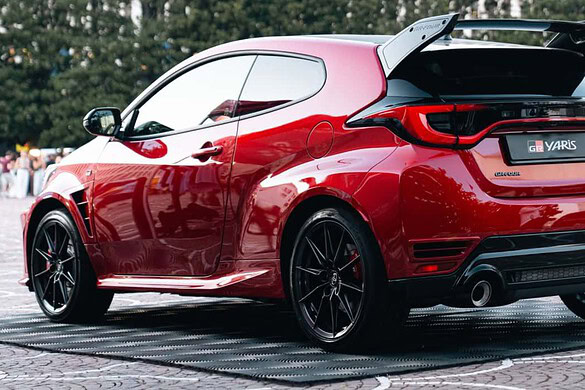 Toyota GR Yaris 2026, prezzi da 53.000 euro e due edizioni speciali