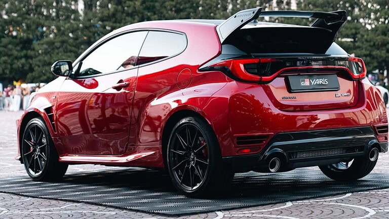 Toyota GR Yaris 2026, prezzi da 53.000 euro e due edizioni speciali