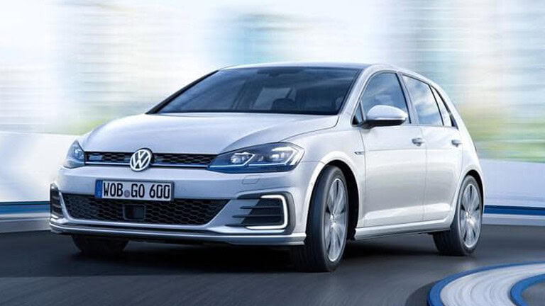 Volkswagen assume 100 pecore mentre taglia posti di lavoro in Europa