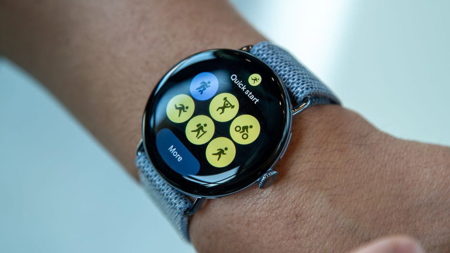 Pixel Watch 5 più caro: prezzi in aumento e nuove colorazioni