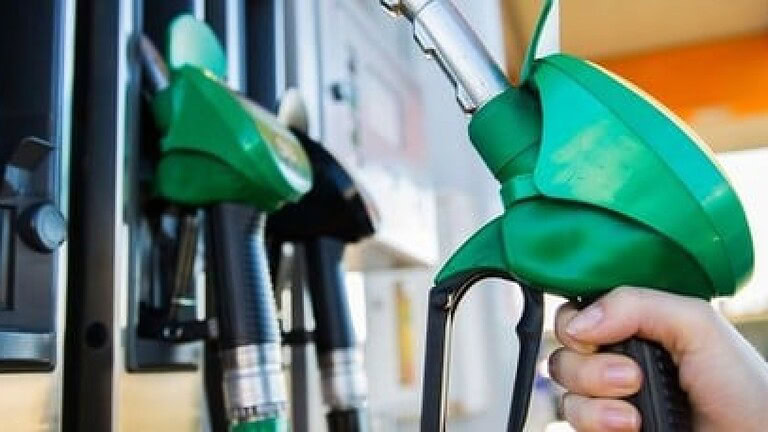 Accise carburanti, sconto in arrivo prima di agosto contro i rincari - sconto accise carburanti