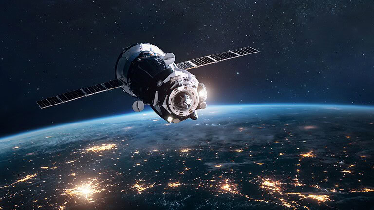 Virgin Galactic rinvia i voli commerciali nello spazio al 2027