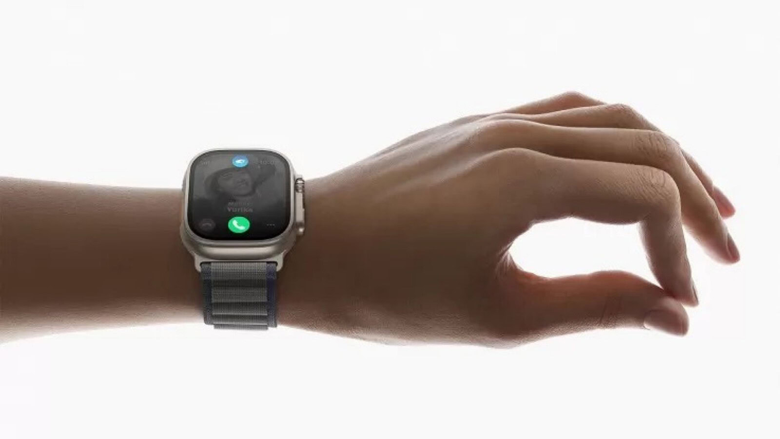 Apple Watch Ultra 4: sensori raddoppiati e chip AI il 9 settembre