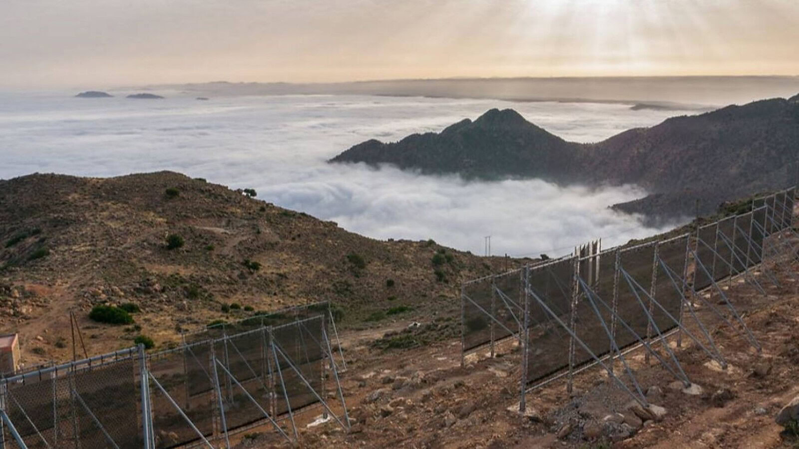 Marocco: la nebbia diventa acqua potabile con reti a 1200 metri