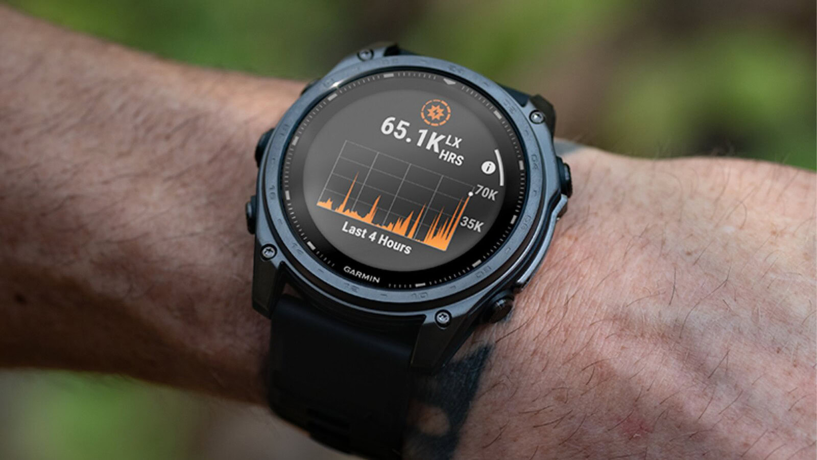 Garmin Fenix 8, l'aggiornamento 22.44 risolve i problemi al display