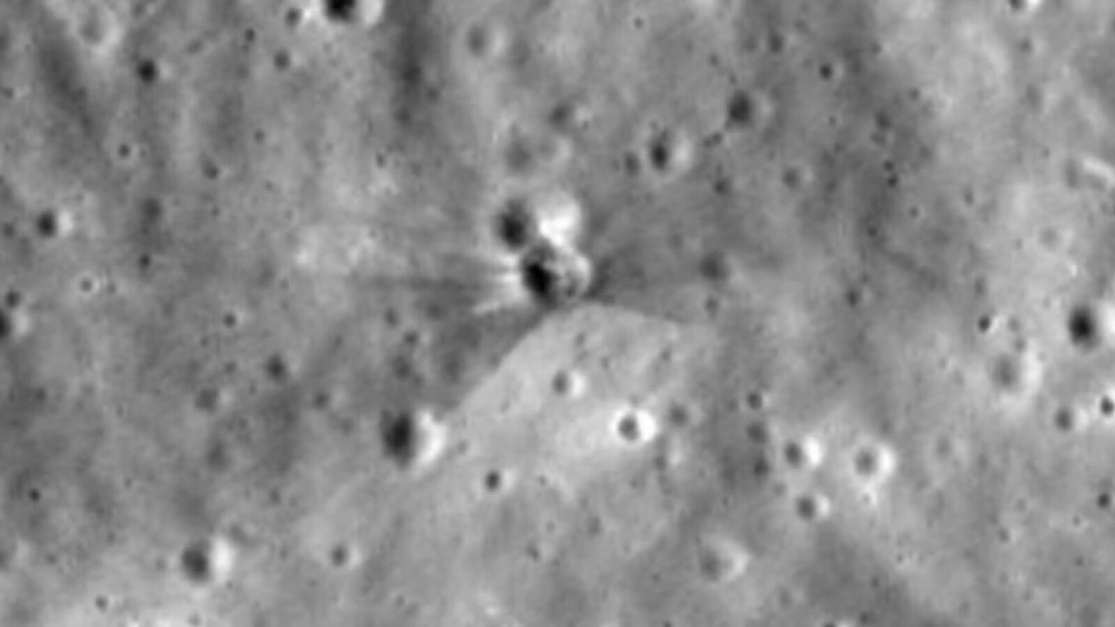 Falcon 9 e il suo schianto sulla Luna ha formato un cratere da 18 metri