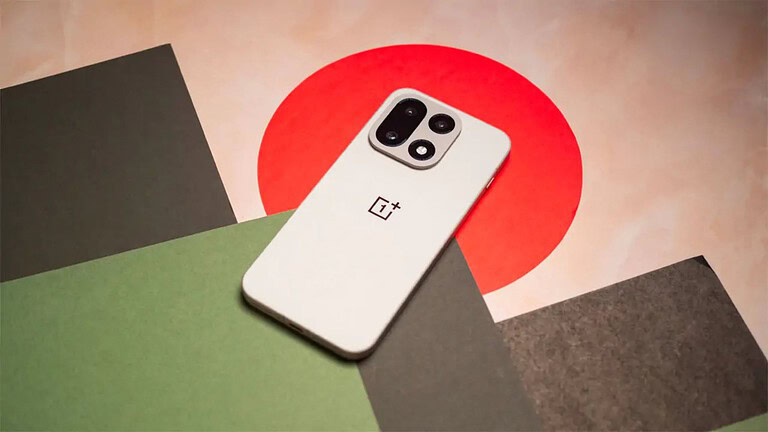 OnePlus 16 in produzione con batteria da 9.000 mAh e ricarica 100 W