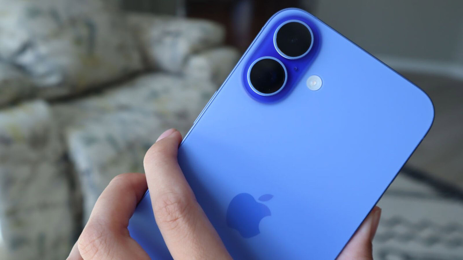 iPhone 17 domina le vendite globali: il mercato perde l'11%